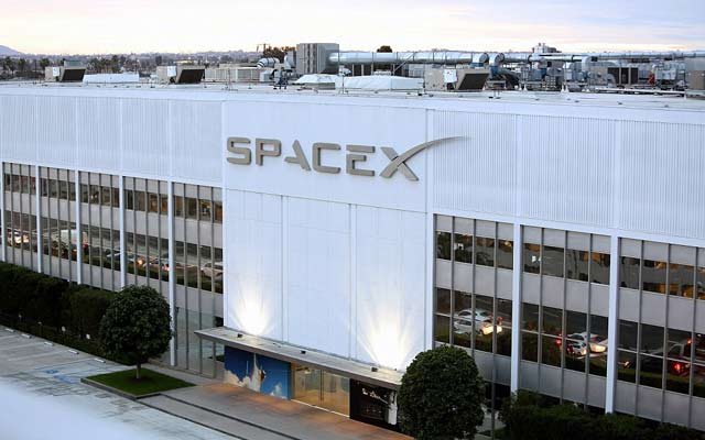 SpaceX to launch first of its global internet satellites