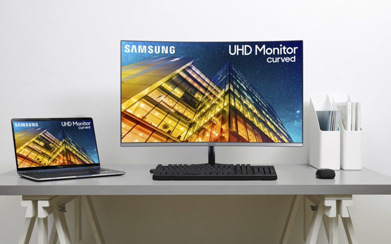 Samsung UHD Monitor Curved