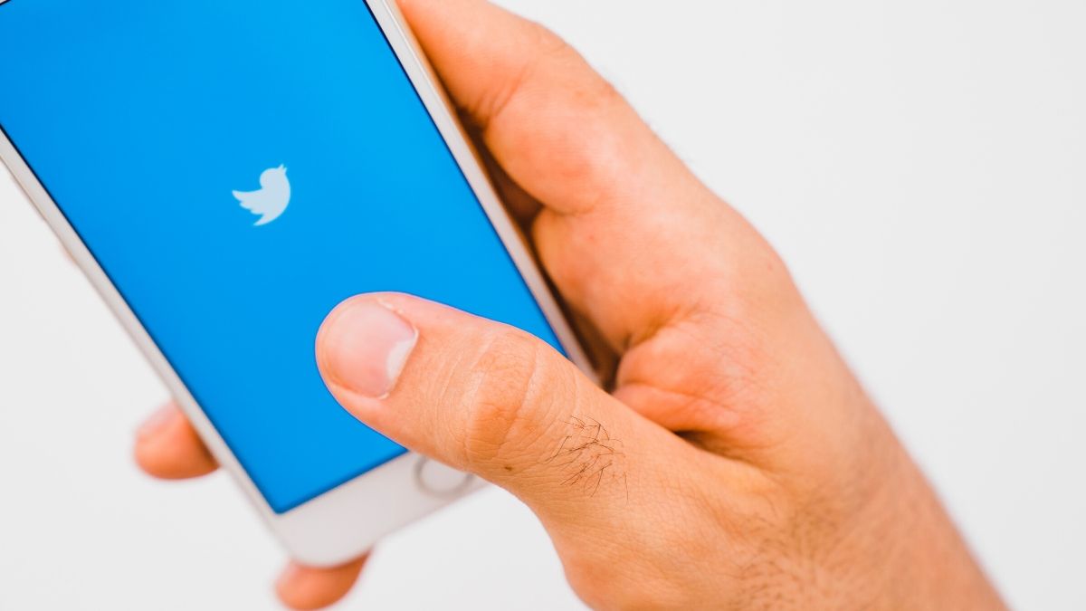 User Starts Twitter App On His Smartphone