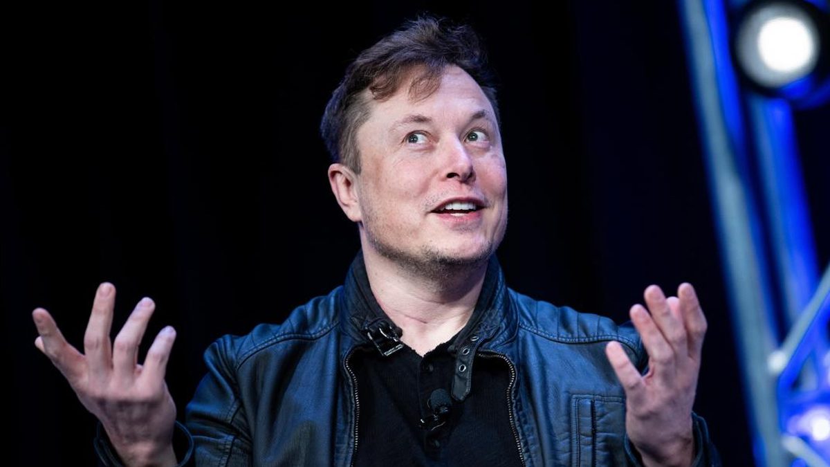 Elon Musk to install Minecraft or Pokemon Go like games in Tesla cars